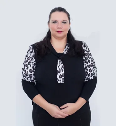 Ramona Delcea — Könyvszakértő, AAA